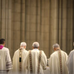 Particpar de religião eleva vínculo social e limiar da dor - 26/06/2026 - Equilíbrio
