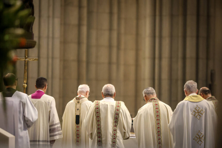 Particpar de religião eleva vínculo social e limiar da dor - 26/06/2026 - Equilíbrio