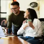 Como lidar com uma paixão por um colega de trabalho