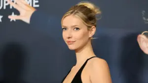 Celebridades que usaram looks iguais – quem ficou melhor?