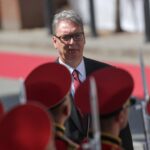 Presidente da Sérvia, Aleksandar Vučić, diz que renunciará nas próximas semanas e anuncia eleições gerais antecipadas