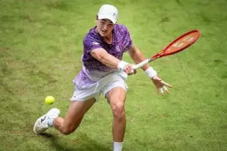 João Fonseca em Wimbledon: horário e onde assistir à estreia do brasileiro