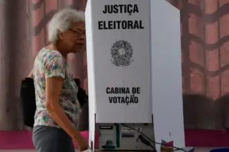 Com 23% do eleitorado, voto 60+ ganha destaque, avaliam especialistas