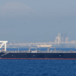Petroleiro de bandeira panamenha Kiku, que foi atingido por míssel quando passava pelo Estreito de Hormuz