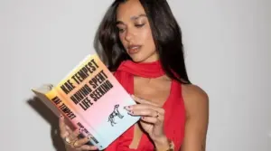 Dua Lipa está lutando contra a proibição de livros com nova biblioteca