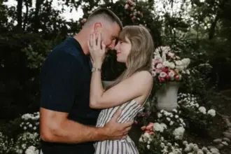Taylor Swift arma esquema para evitar vazamento de convites de casamento
