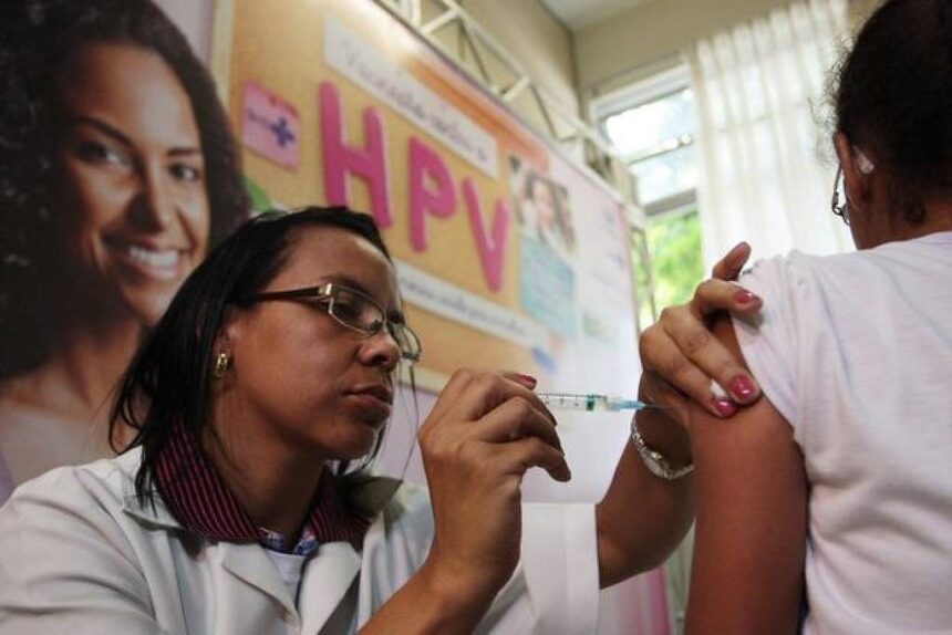 HPV: vacinação de jovens de 15 a 19 anos é prorrogada - 30/06/2026 - Equilíbrio e Saúde