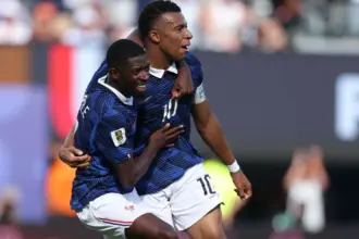 Mbappé ultrapassa Klose e se isola como segundo maior artilheiro das Copas