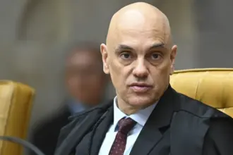 Defesa de Bolsonaro se reúne com Moraes em apelo por manutenção da domiciliar do ex-presidente