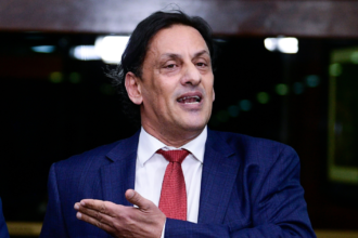 Moraes pede que PGR se manifeste sobre conteúdo achado em celular de Wassef