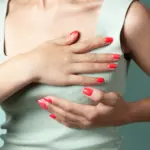 Como mulher com histórico familiar preveniu câncer após TPM e ansiedade