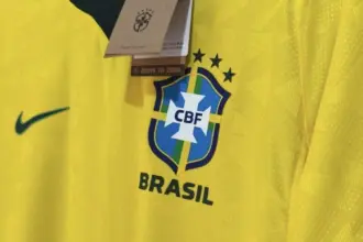 Como a camisa da Seleção Brasileira virou arma contra o calor da Copa