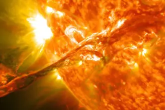 Tempestade solar atinge a Terra hoje com mais força do que o previsto