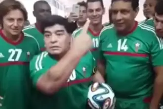 "A jugar": jogo de Maradona em 2015 gerou meme viralizado na Copa de 2026