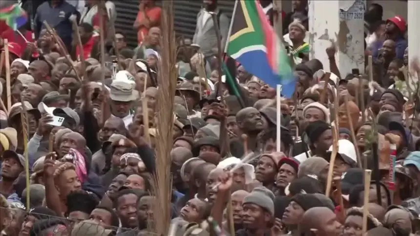 África do Sul: milícias ameaçam imigrantes e expõem falhas do governo