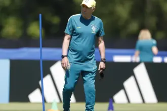 Ancelotti indica possíveis substitutos para vaga de Paquetá contra Noruega