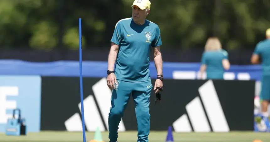 Ancelotti indica possíveis substitutos para vaga de Paquetá contra Noruega