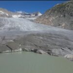 Com onda de calor, derretimento de geleiras na Suíça poderia encher uma piscina olímpica a cada 6 segundos