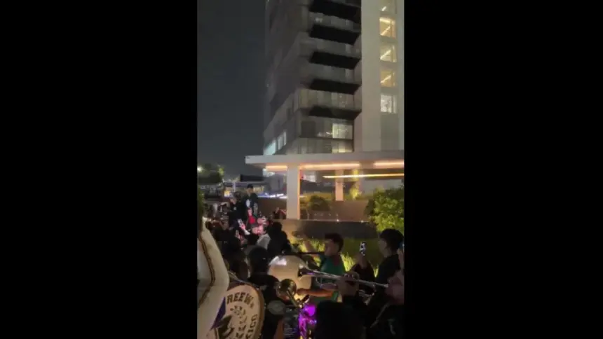 Mexicanos fazem "festa" de madrugada em hotel onde está a seleção inglesa