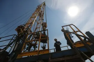 Estudo aponta Brasil como retardatário em novas fronteiras de petróleo