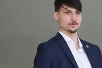 Jair Renan Bolsonaro anuncia pré-candidatura a deputado federal por SC