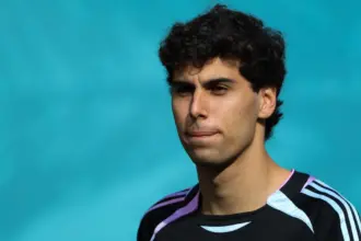 Bortoleto volta a pontuar na Fórmula 1 com 8º lugar no GP Inglaterra