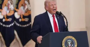 Trump pede a Câmara e Senado que avancem com US$ 350 bilhões para Defesa