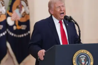 Trump pede a Câmara e Senado que avancem com US$ 350 bilhões para Defesa