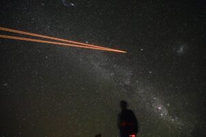 Megaconstelações de satélites ameaçam astronomia - 07/07/2026 - Ciência