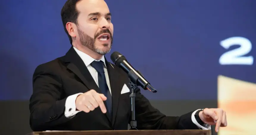 Presidente eleito da Colômbia acusa Petro de tentar "golpe de Estado"