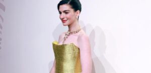 Anne Hathaway revelou que acreditou por dias que interpretaria Arlequina antes de ser escalada como Mulher-Gato