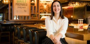 Por que o Outback faz sucesso no Brasil? VP de marketing conta 'segredo'