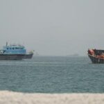 24.jun.2026 - Embarcações no Estreito de Hormuz, vistas de Musandam, Omã