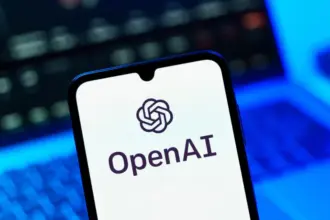 OpenAI lança GPT-Live, novos modelos de voz com foco na fala simultânea
