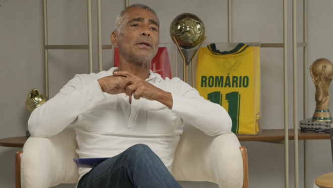 Romário diz que rasgaria contrato de Ancelotti: "Não tem como continuar"