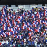 Adolescente morre durante comemoração da vitória da França nas quartas de final da Copa