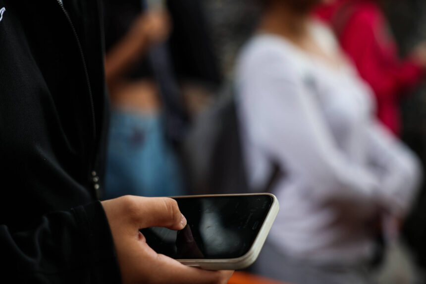 Medo de ter celular roubado? Veja dicas de cibersegurança - 10/07/2026 - Tec