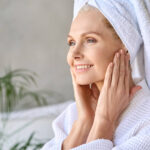Veja 4 dicas para cuidar da pele na menopausa - 11/07/2026 - Equilíbrio