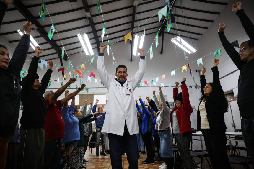 Projeto em SP usa atividade física para tratar dor crônica - 12/07/2026 - Equilíbrio e Saúde