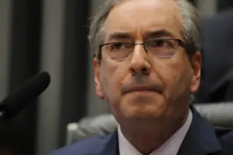 Cunha nega irregularidade em emendas e diz que questionará bloqueio de bens