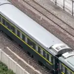 Mãe salva filha segundos antes de morrer atropelada por trem na Alemanha