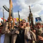 Houthis atacam Arábia Saudita e ameaçam fechar mar Vermelho após bombardeio