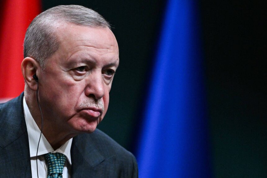 Turquia vai punir médicos por excesso de cesáreas - 11/07/2026 - Mundo