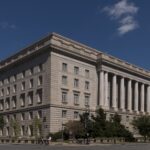Juíza anula acordo entre Trump e Receita Federal dos EUA que renderia benefícios fiscais ao presidente e o acusa de manipular o judiciário