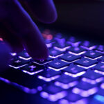 Ministério identifica 32 sites de IA de nudez falsa - 14/07/2026 - Cotidiano