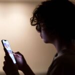 Reino Unido planeja toque de recolher noturno nas redes sociais para adolescentes - 15/07/2026 - Tec