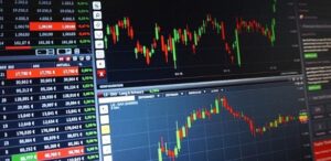 Além da alta do preço do petróleo, mercados tiveram sessão influenciada por divulgação do IBC-Br, o Índice de Atividade Econômica do Banco Central, e pelo receio de impactos no câmbio com novas tarifas aplicadas pelos Estados Unidos ao Brasil