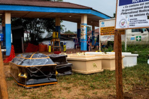 Transporte de cadáveres eleva risco de propagação do ebola - 17/07/2026 - Equilíbrio e Saúde