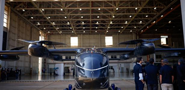Protótipo em tamanho real da aeronave elétrica de decolagem e pouso vertical (eVTOL) desenvolvida pela Eve Air Mobility, empresa do grupo Embraer