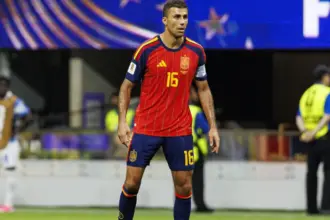 Além da Bola de Ouro: Rodri acumula conquistas por clubes e pela Espanha